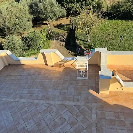 Giardino Degli Ulivi بيت للعطل *